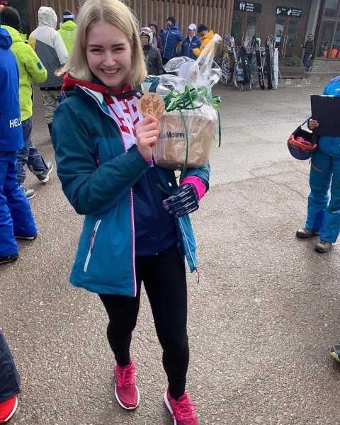 Спортсменка СШОР «Шуколово» стала победительницей этапа Кубка мира по пара-сноуборду!