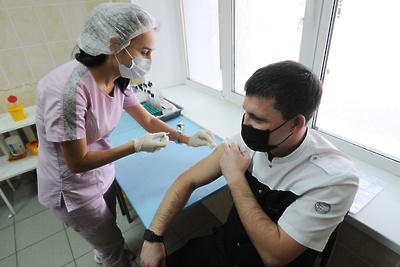 Путин заявил об эффективности всех российских вакцин от Covid‑19