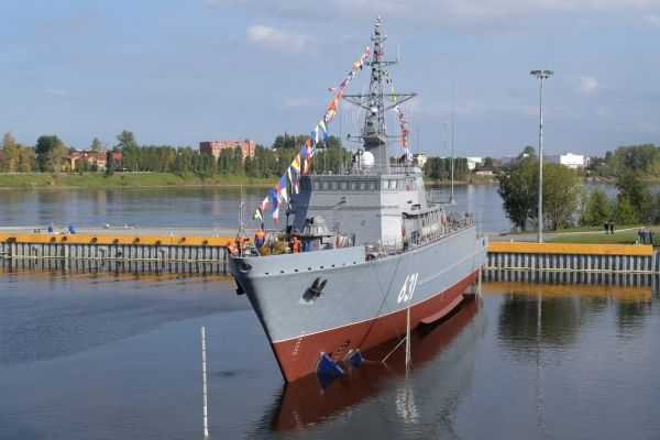 Балтийский флот усилит новейший тральщик с подводными роботами